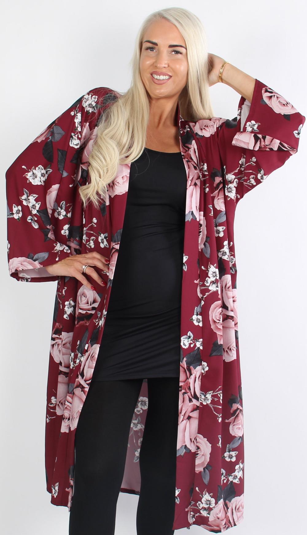 Sinda - Sort kimono med blomstermotiv og bindebåndsbælte